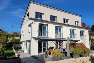 Doppelhaus am Hang in Massivbauweise